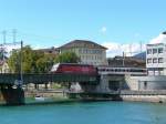 SBB - Eine Re 460 mit IR Biel - Zrich beim berqueren der Aarebrcke in Solothurn am 08.09.2010