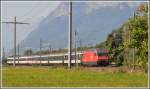 460 070-6 zieht IR 1775 bei Maienfeld Richtung Chur.