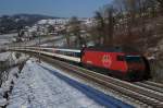 Kurz darauf folgte die Re 460 113-4 mit einem Entlastungszug fr die Fahrgste nach Brig, die wegen der Streckensperrung zwischen Martigny und Sion ber Bern reisen musste.