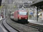 SBB - 460 006-0 mit RE bei der einfahrt in dem Bahnhof St.Maurice am 08.04.2012