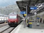 SBB - 460 007-8 mir IR im Bahnhof Brig am 08.04.2012