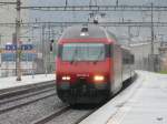 SBB - 460 043-3 mit Schnellzug bei der einfahrt im Bahnhof Aigle am 08.04.2012