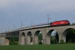 Re 460 057-3 nhert sich am 24.5.12 Eglisau.