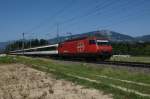 Re 460 059-9 zieht am 18.7.12 den IR 2121 von Solothurn Richtung Olten, hier bei Deitingen.