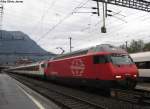 Re 460 033-4 am 29.9.2012 in Arth-Goldau als IR 2163 nach Locarno.