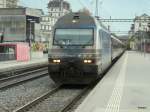 SBB - 460 024-3 bei der einfahrt im Bahnhof Montreux am 24.11.2012