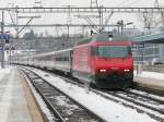 SBB - Lok 460 094-6 bei der einfahrt im Bahnhof Nyon am 14.02.2013