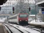 SBB - 460 069-8 mit IR bei der einfahrt im Bahnhof Nyon am 14.02.2013