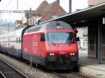 SBB - 460 037-5 bei der einfahrt im Bahnhof Spiez am 23.03.2013