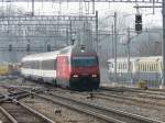 SBB - 460 081-3 vor RE bei der einfahrt im Bahnhof Burgdorf am 02.04.2013