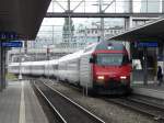 SBB - 460 039-1 mit IC bei der einfahrt im Bahnhof Spiez am 25.05.2013