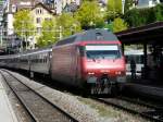 SBB - 460 112-6 mit IR bei der einfahrt im Bahnhof Montreux am 17.09.2013