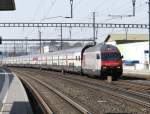 SBB - 460 031-8 mit IR bei der durchfahrt im Bahnhof Rothrist am 30.03.2014