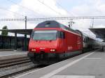 SBB - 460 015-1 mit IC bei der durchfahrt in der Haltestelle Prilly-Malley am 26.04.2014