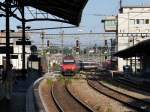 SBB - 460 039-1 mit IR bei der einfahrt im Bahnhof Lausanne am 27.07.2014