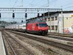 SBB - 460 054-0 vor IR bei der einfahrt im Bahnhof Burgdorf am 10.08.2014