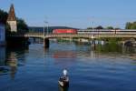 SBB: IR Konstanz - Biel  KONSTANZER genannt  beim Passieren der Aarebrücke Solothurn vor der Kulisse des krummen Turms am 6.