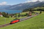 Re 460 mit IC 978 am 28.06.2015 bei Faulensee.