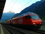 Re 460 081-3 + Re 460 031-8 mit IR 2438 (Locarno - Zürich HB) am 21.7.2015 beim der Abfahrt in Erstfeld.