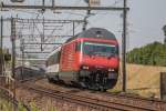 SBB Re460 020 mit ihrem Interregio unterwegs zwischen Lenzburg und Othmarsingen.