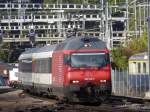 SBB - 460 049-0 mit IR bei der einfahrt im Bahnhof von Burgdorf am 04.10.2015