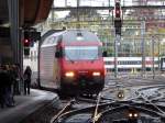 SBB - 460 081-3 mit RE bei der einfahrt in den Bahnhof Bern am 06.10.2015