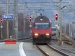 SBB - 460 091-2 mit RE bei der durchfahrt in Raron am 25.12.2015