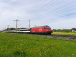 SBB - 460 015-1 mit IC unterwegs bei Lyssach am 30.04.2016