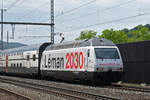 Re 460 075-5 mit der Léman 2030 Werbung, durchfährt den Bahnhof Gelterkinden.