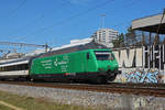 Re 460 007-8 mit der Vaudoise Werbung, fährt Richtung Bahnhof Muttenz.