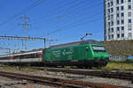 Re 460 007-8 mit der Vaudoise Werbung, durchfährt den Bahnhof Pratteln.