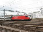 Re 460 090  Mit dem Zug ins Wallis  in Zrich HB am 11.8.07