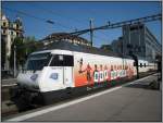 Re 460 101 steht am 19.07.2007 vor einem IR nach Zrich im Bahnhof von Luzern.