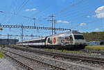 Jubi Lok 460 019-3  175 Jahre Schweizer Eisenbahnen  durchfährt den Bahnhof Pratteln.