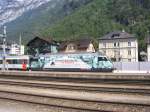 460 075 mit AlpTransit Werbung in Erstfeld! (08.09.2007)