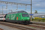 Re 460 010-2 durchfährt am 21.09.2023 den Bahnhof Rupperswil.