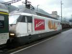 Re 460 021 mit einem Reisezug am 16.08.2007 in Brunnen.