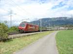 Re 460 037 Golden Arch Hotel et EC Riviera dei Fiori vers Schwyz 30 aout 2003