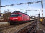 Re 460 038 mit IC nach Basel SBB am 08.01.2008 bei Gelterkinden.