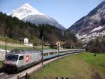 Re 460 107 mit CIS bei Intschi am 28.03.2008