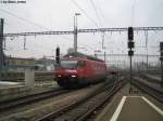 Re 460 102-7 ''SBB Historic'' am 17.12.09 auf Rangierfahrt im HB Zrich, um den den EC7 nach Chur zu bespannen.