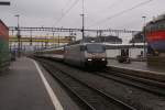 Re 460 100-1 fhrt am 1.1.10 in Zrich Hauptbahnhof ein.