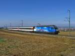 Re 460 020 mit IR 9066 (Konstanz-Biel/Bienne) zwischen Kreuzlingen Bernrain und Lengwil.