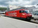 SBB - Werbelok 460 102-7 vor IR im Bahnhof Biel am 12.05.2010