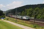 Re 460 075 mit einem IR (?) am 28.06.2011 bei Tecknau.