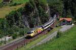 Eine Re 460 mit Interregio Richtung Norden am 27.06.2011 bei Wassen