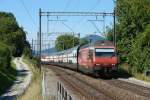 Re 460 094 mit einem IC nach Brig am 31.08.2011 unterwegs bei Einigen.