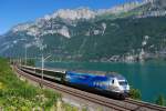 Die SBB Re 460 024  Zugkraft Aargau  konnte am 02.08.13 mit dem IC 10765 (Zürich HB - Chur) bei Mols vor dem Walensee beobachtet werden.