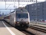 SBB - 460 107-6 bei der einfahrt im Bahnhof Morges am 16.02.2016