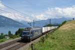 Anstelle einer Re 465 der Railcare erschien am 17.07.2017 die blaue Re 465 013-1 mit dem Coop-Zug in Einigen.